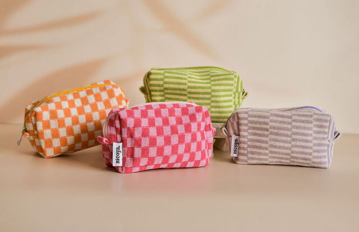 Knit beauty bag